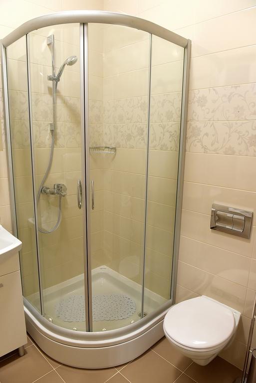 Apartman Cesaric 오시예크 외부 사진