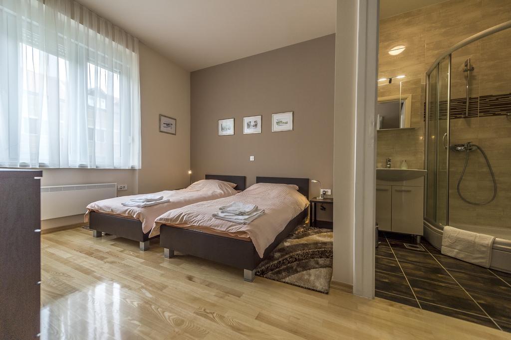 Apartman Cesaric 오시예크 외부 사진