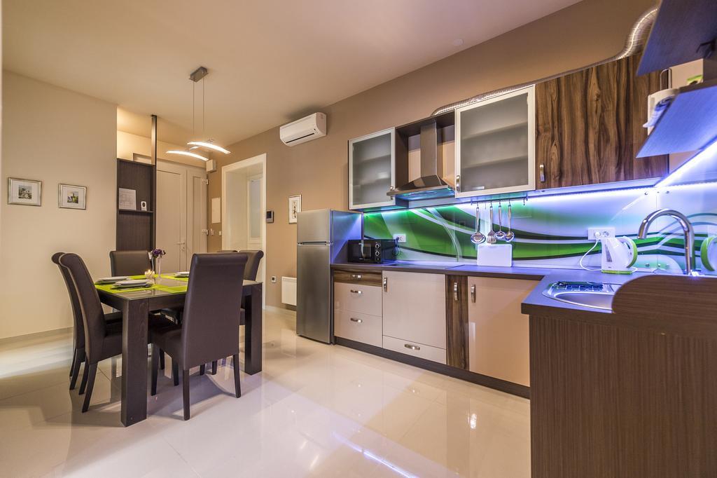 Apartman Cesaric 오시예크 외부 사진